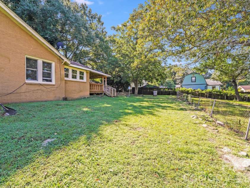 809 Mauney Avenue, Gastonia, NC 28052.  MLS# CAR4303780, YatesRealty ID 3781. 