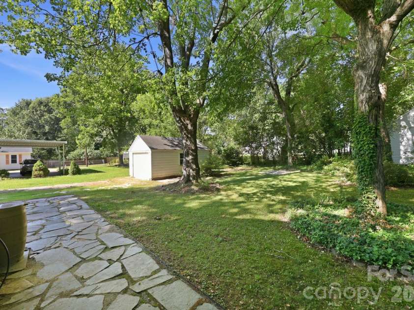 217 Queen Anne Road, Salisbury, NC 28144.  MLS# CAR4402588, YatesRealty ID 37812. 