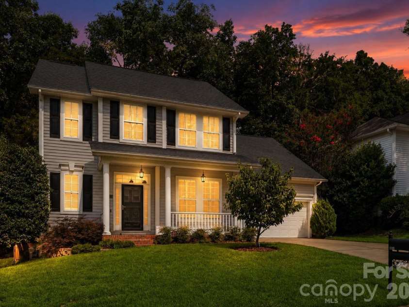 6832 Charter Hills Road, Charlotte, NC 28277.  MLS# CAR4396784, YatesRealty ID 37813. 