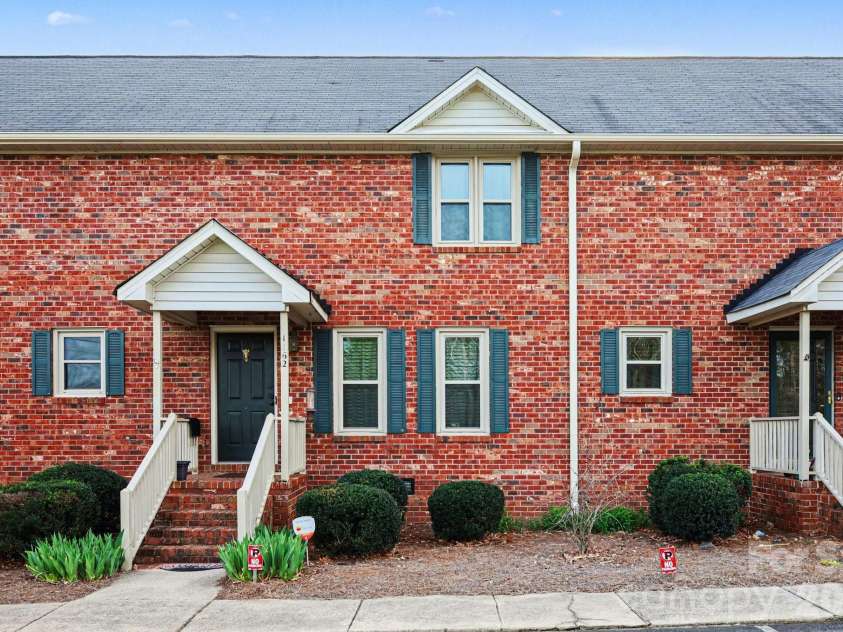 1162 Crestmont Drive, Concord, NC 28025.  MLS# CAR4357805, YatesRealty ID 37818. 