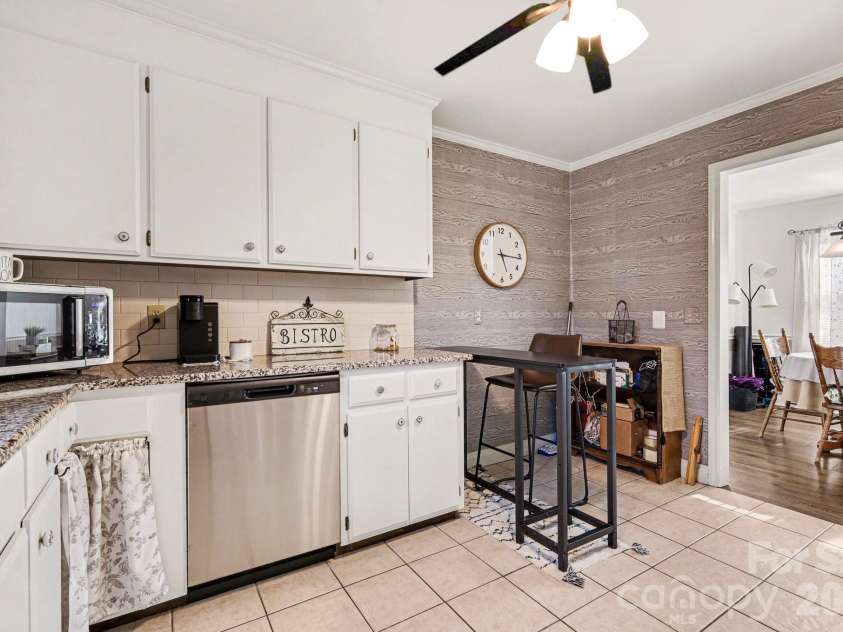 1162 Crestmont Drive, Concord, NC 28025.  MLS# CAR4357805, YatesRealty ID 37818. 
