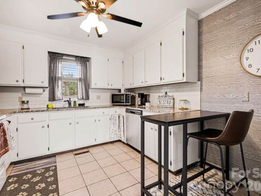 1162 Crestmont Drive, Concord, NC 28025.  MLS# CAR4357805, YatesRealty ID 37818. 