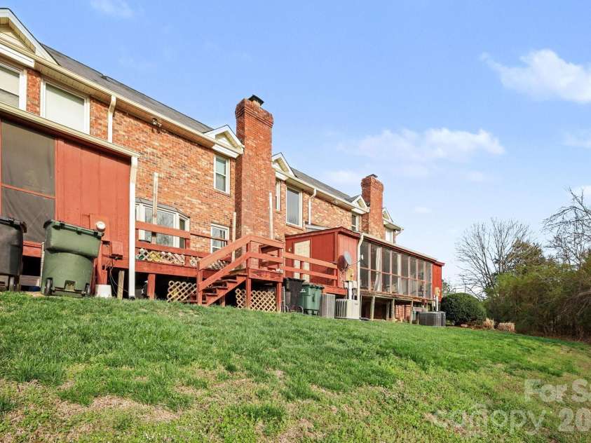 1162 Crestmont Drive, Concord, NC 28025.  MLS# CAR4357805, YatesRealty ID 37818. 