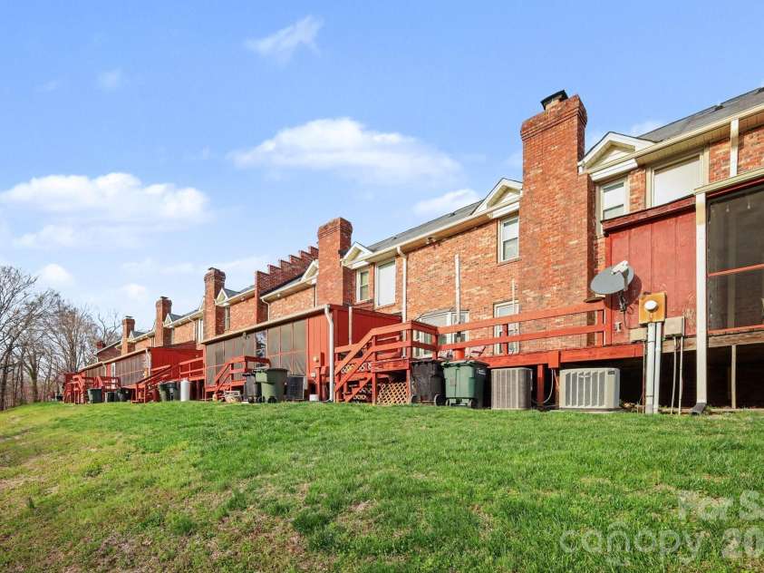 1162 Crestmont Drive, Concord, NC 28025.  MLS# CAR4357805, YatesRealty ID 37818. 