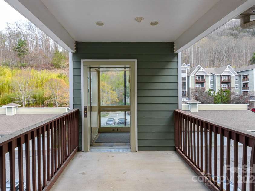 1000 Olde Eastwood Village Boulevard, Asheville, NC 28803.  MLS# CAR4305759, YatesRealty ID 3782. 