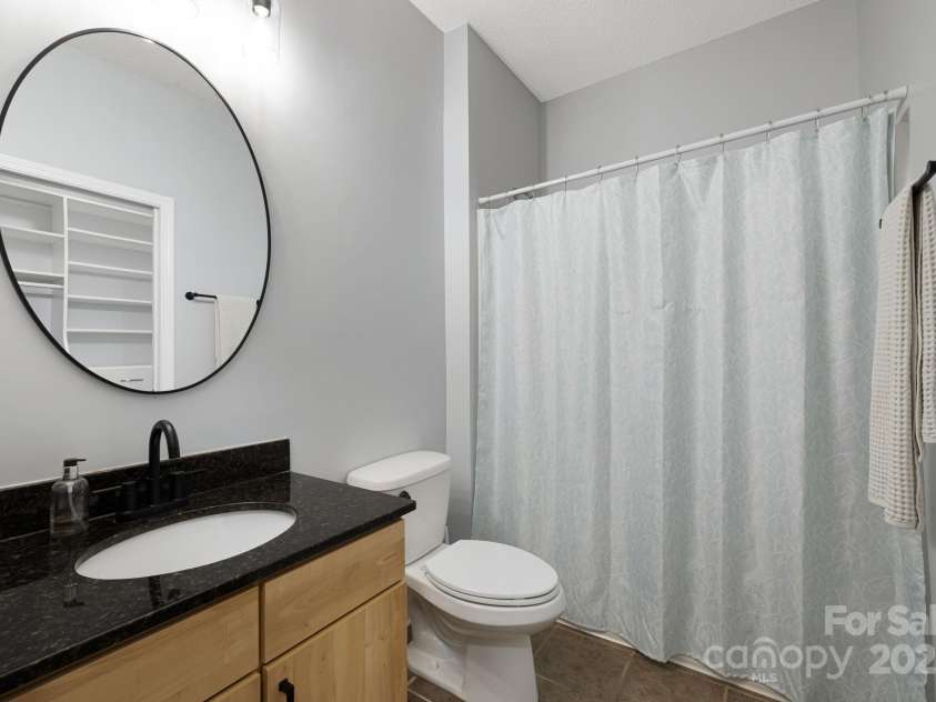 1000 Olde Eastwood Village Boulevard, Asheville, NC 28803.  MLS# CAR4308743, YatesRealty ID 3782. 2nd Full Bathroom