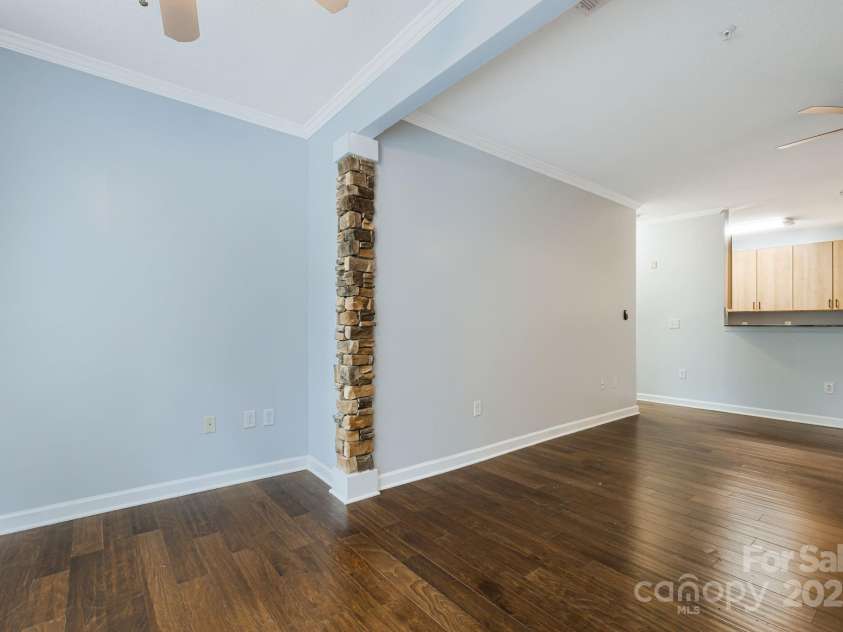 1000 Olde Eastwood Village Boulevard, Asheville, NC 28803.  MLS# CAR4308743, YatesRealty ID 3782. Stone Accent