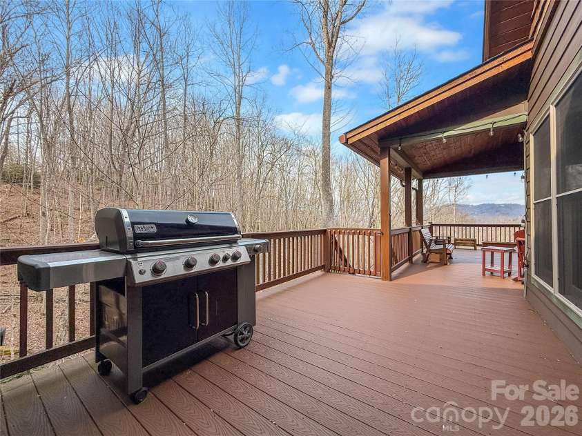 637 Ontario Ridge, Boone, NC 28607.  MLS# CAR4353234, YatesRealty ID 3782. 