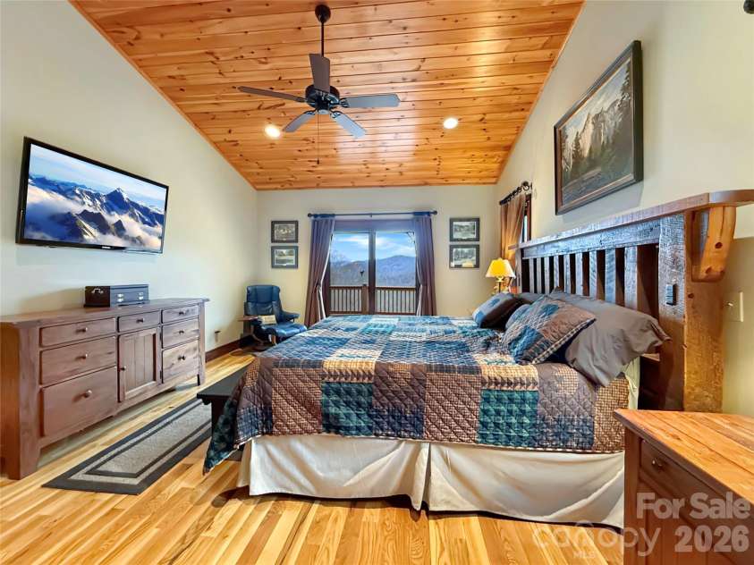 637 Ontario Ridge, Boone, NC 28607.  MLS# CAR4353234, YatesRealty ID 3782. 