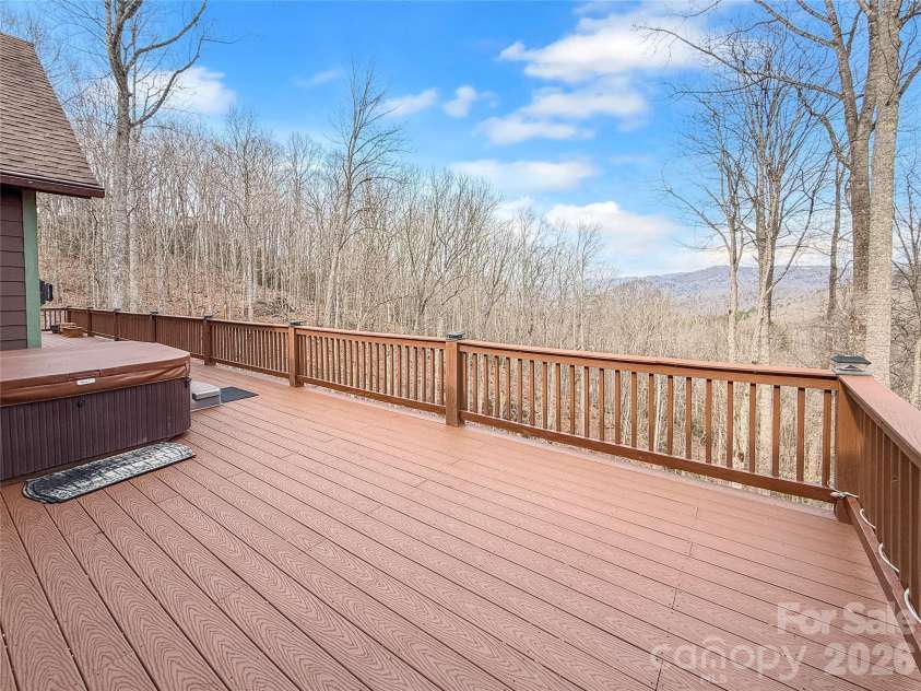 637 Ontario Ridge, Boone, NC 28607.  MLS# CAR4353234, YatesRealty ID 3782. 