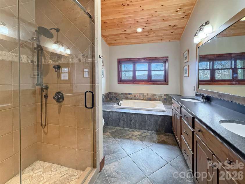 637 Ontario Ridge, Boone, NC 28607.  MLS# CAR4353234, YatesRealty ID 3782. 
