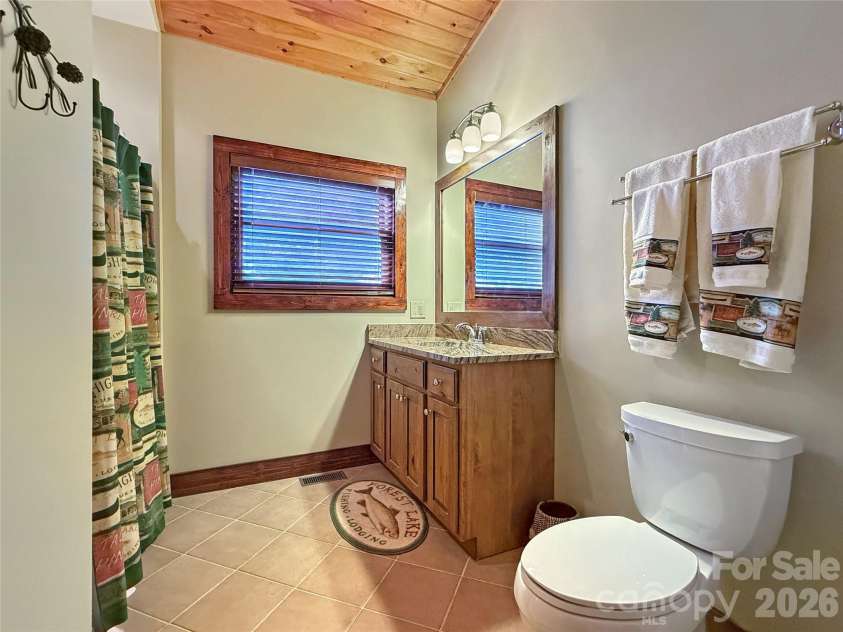 637 Ontario Ridge, Boone, NC 28607.  MLS# CAR4353234, YatesRealty ID 3782. 