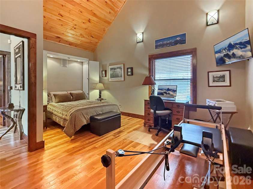 637 Ontario Ridge, Boone, NC 28607.  MLS# CAR4353234, YatesRealty ID 3782. 