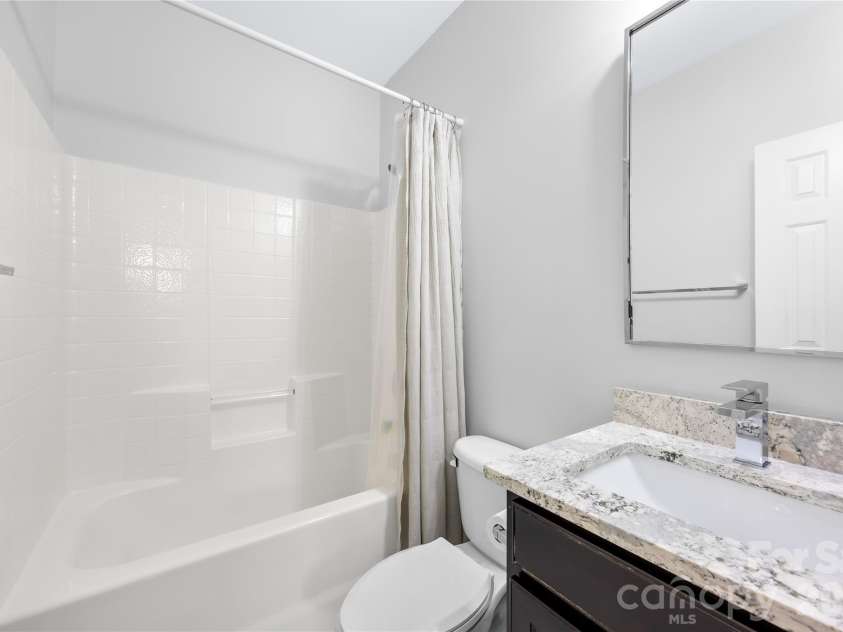8703 Lake Pines Drive, Cornelius, NC 28031.  MLS# CAR4403233, YatesRealty ID 37820. Full Bath 2