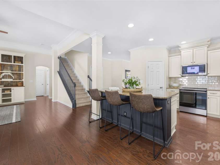 8703 Lake Pines Drive, Cornelius, NC 28031.  MLS# CAR4403233, YatesRealty ID 37820. Kitchen Island
