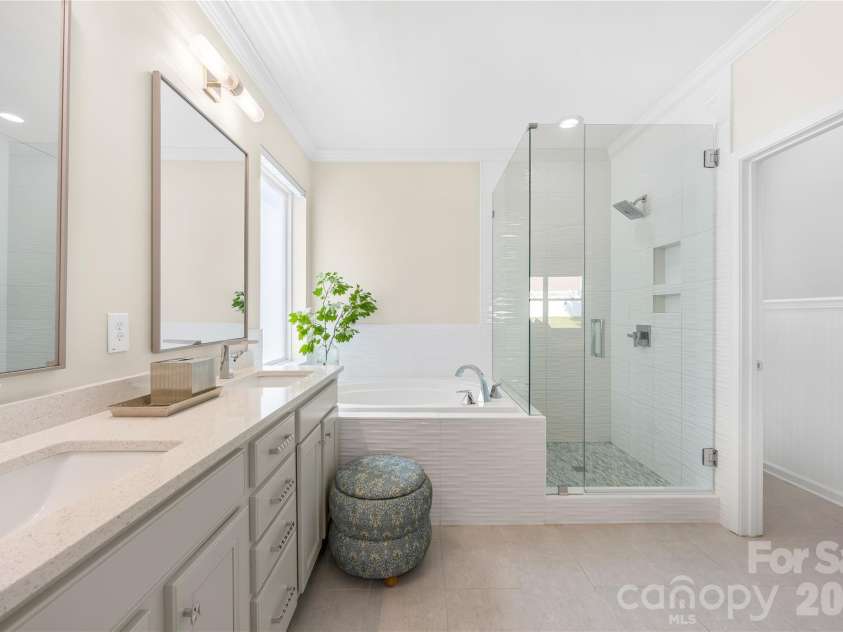 8703 Lake Pines Drive, Cornelius, NC 28031.  MLS# CAR4403233, YatesRealty ID 37820. Primary Bath