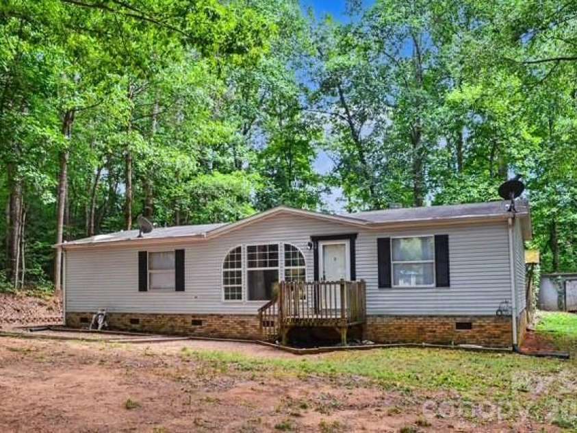 176 Sharon Ridge Lane, Statesville, NC 28677.  MLS# CAR4401482, YatesRealty ID 37823. 