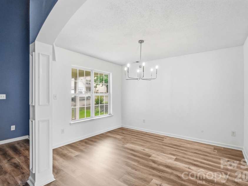 9534 Bradstreet Commons Way, Charlotte, NC 28215.  MLS# CAR4398378, YatesRealty ID 37824. 
