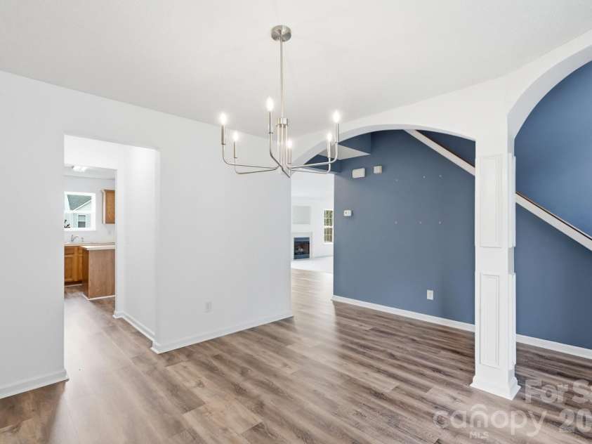 9534 Bradstreet Commons Way, Charlotte, NC 28215.  MLS# CAR4398378, YatesRealty ID 37824. 