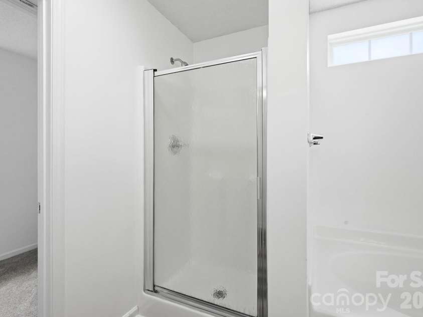 9534 Bradstreet Commons Way, Charlotte, NC 28215.  MLS# CAR4398378, YatesRealty ID 37824. 