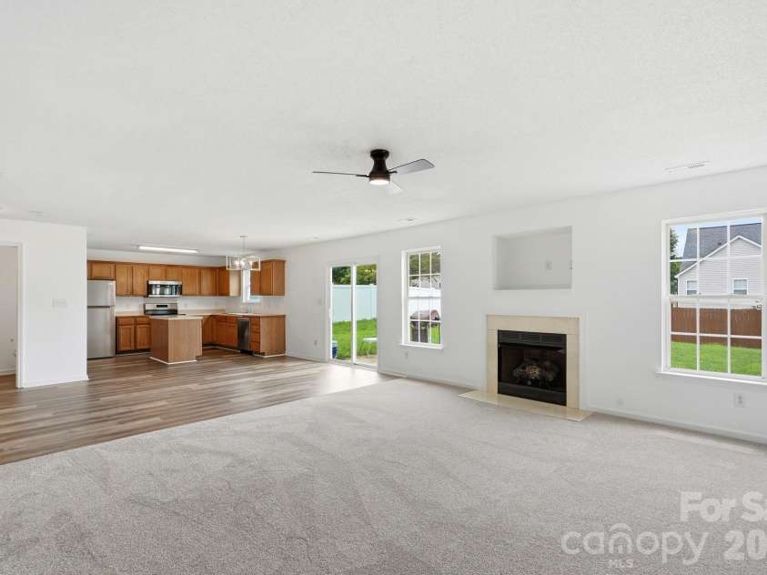 9534 Bradstreet Commons Way, Charlotte, NC 28215.  MLS# CAR4398378, YatesRealty ID 37824. Fresh Paint