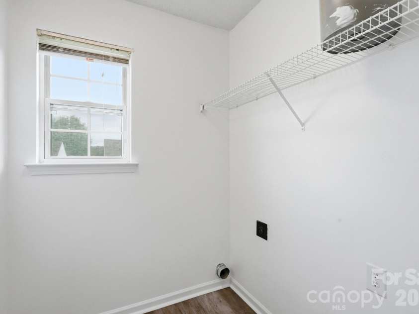 9534 Bradstreet Commons Way, Charlotte, NC 28215.  MLS# CAR4398378, YatesRealty ID 37824. Laundry Room