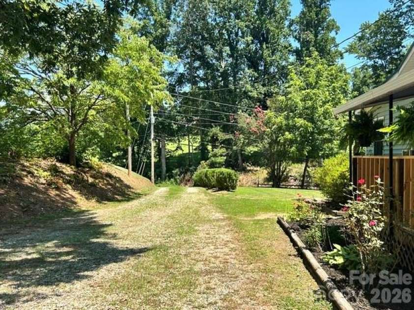 1174 Stacy Hill Road, Marion, NC 28752.  MLS# CAR4346746, YatesRealty ID 37832. 