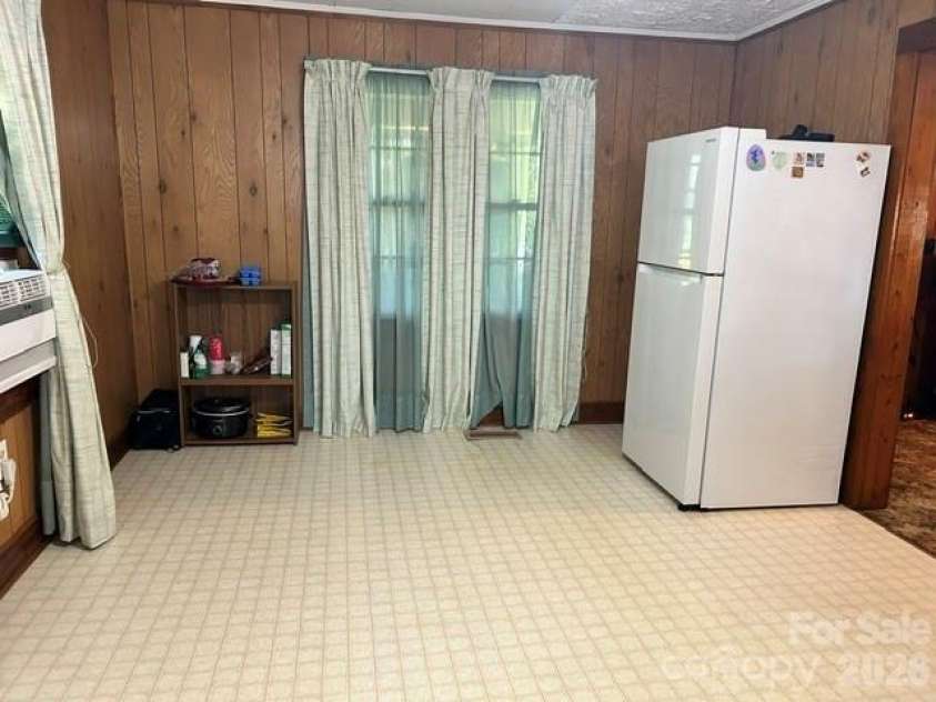 1174 Stacy Hill Road, Marion, NC 28752.  MLS# CAR4346746, YatesRealty ID 37832. Dining