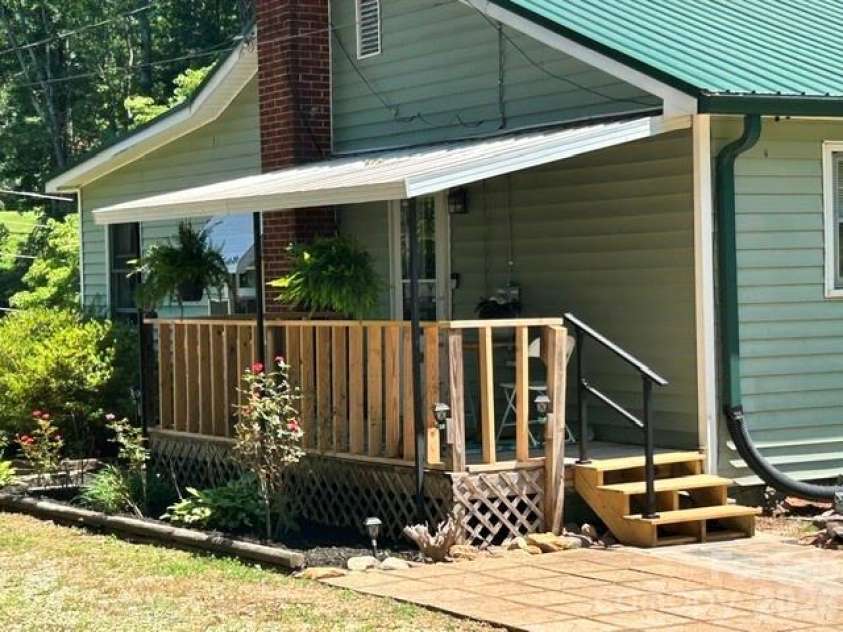 1174 Stacy Hill Road, Marion, NC 28752.  MLS# CAR4346746, YatesRealty ID 37832. Side porch