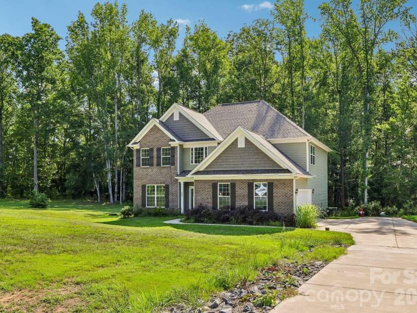207 Barra Drive, Waxhaw, NC 28173.  MLS# CAR4396353, YatesRealty ID 37833. 