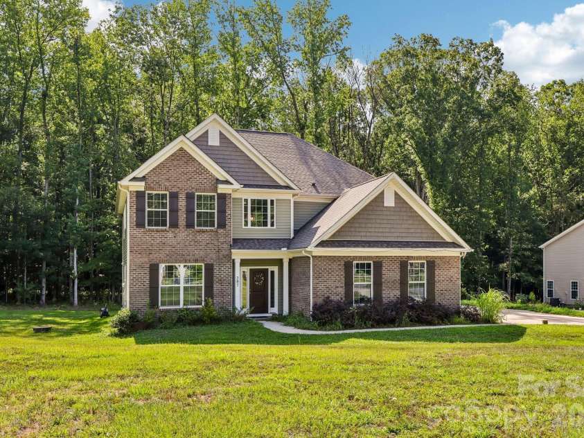 207 Barra Drive, Waxhaw, NC 28173.  MLS# CAR4396353, YatesRealty ID 37833. 