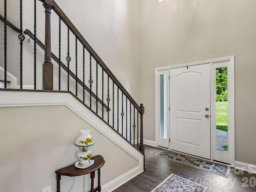 207 Barra Drive, Waxhaw, NC 28173.  MLS# CAR4396353, YatesRealty ID 37833. 