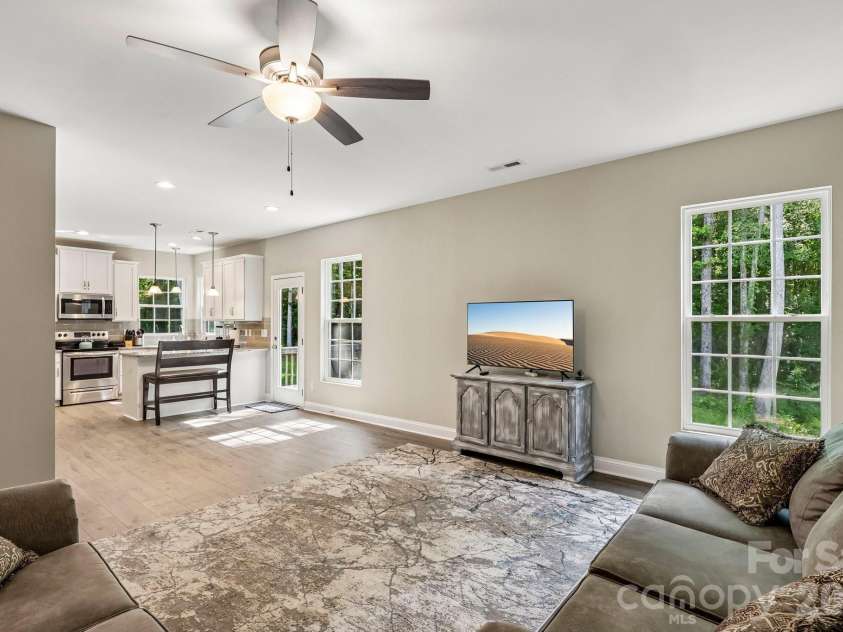 207 Barra Drive, Waxhaw, NC 28173.  MLS# CAR4396353, YatesRealty ID 37833. 