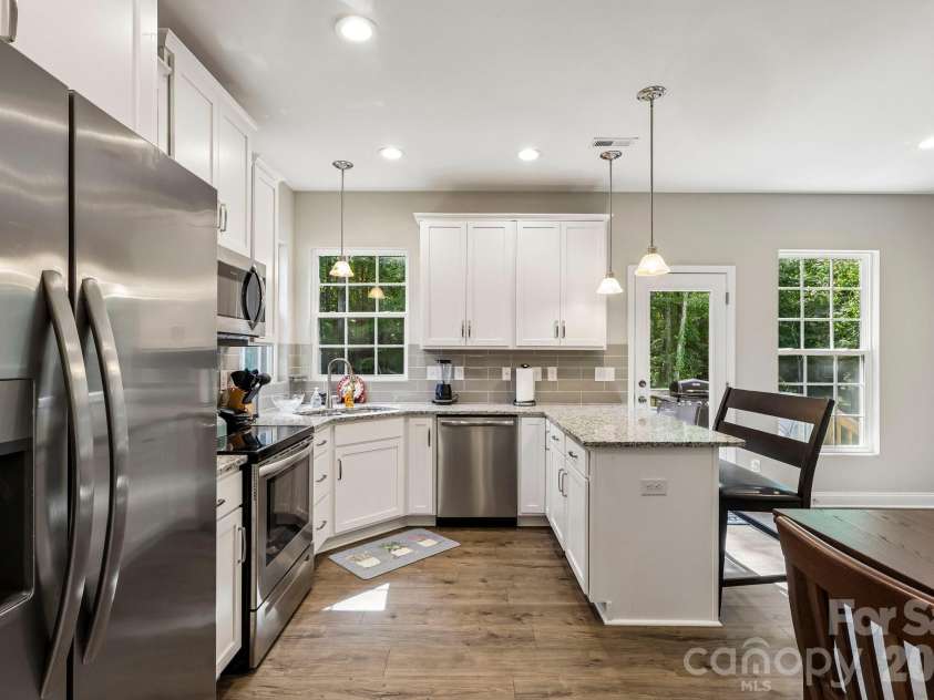 207 Barra Drive, Waxhaw, NC 28173.  MLS# CAR4396353, YatesRealty ID 37833. 