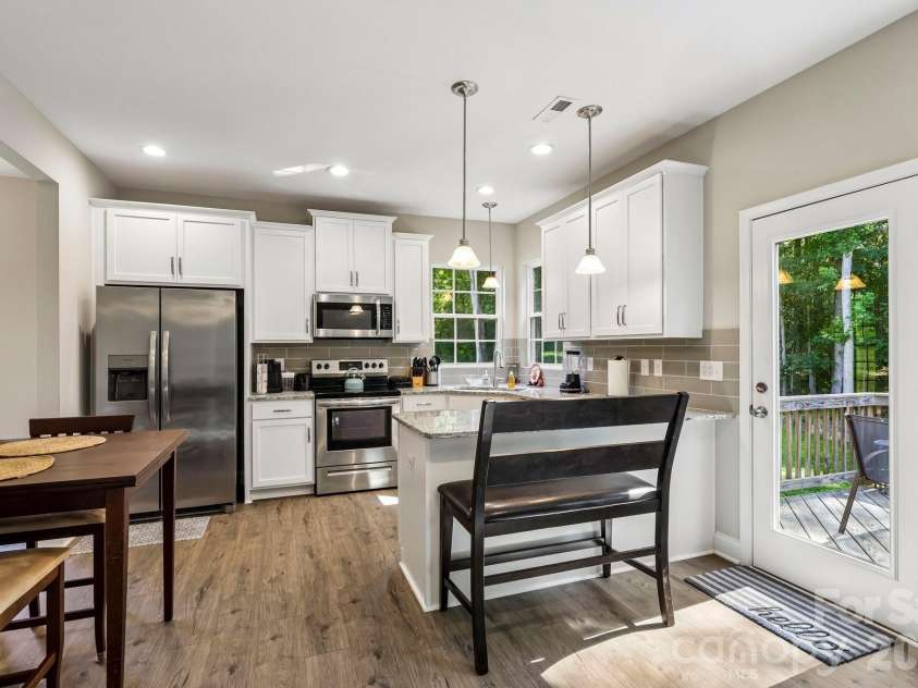 207 Barra Drive, Waxhaw, NC 28173.  MLS# CAR4396353, YatesRealty ID 37833. 