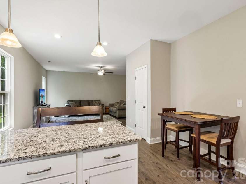 207 Barra Drive, Waxhaw, NC 28173.  MLS# CAR4396353, YatesRealty ID 37833. 