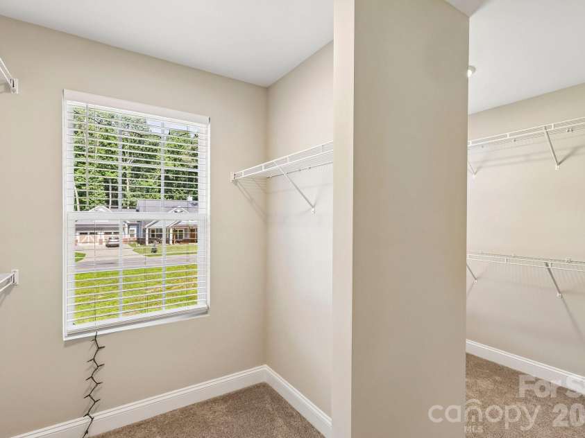 207 Barra Drive, Waxhaw, NC 28173.  MLS# CAR4396353, YatesRealty ID 37833. 