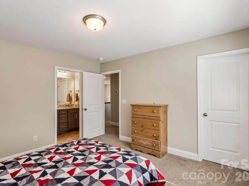207 Barra Drive, Waxhaw, NC 28173.  MLS# CAR4396353, YatesRealty ID 37833. 