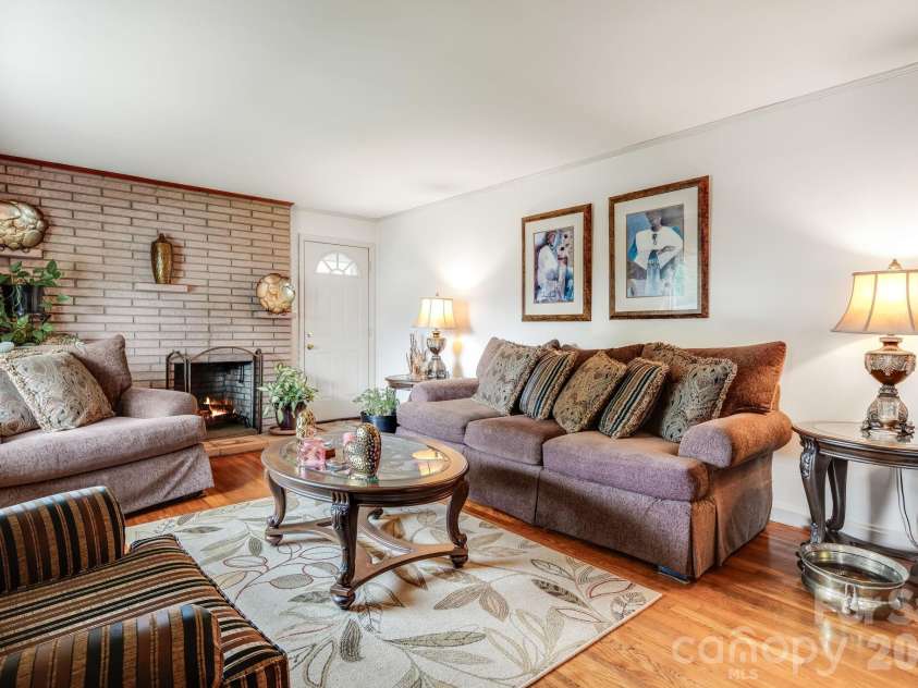 4 Brad Street, Asheville, NC 28803.  MLS# CAR4404009, YatesRealty ID 37835. 