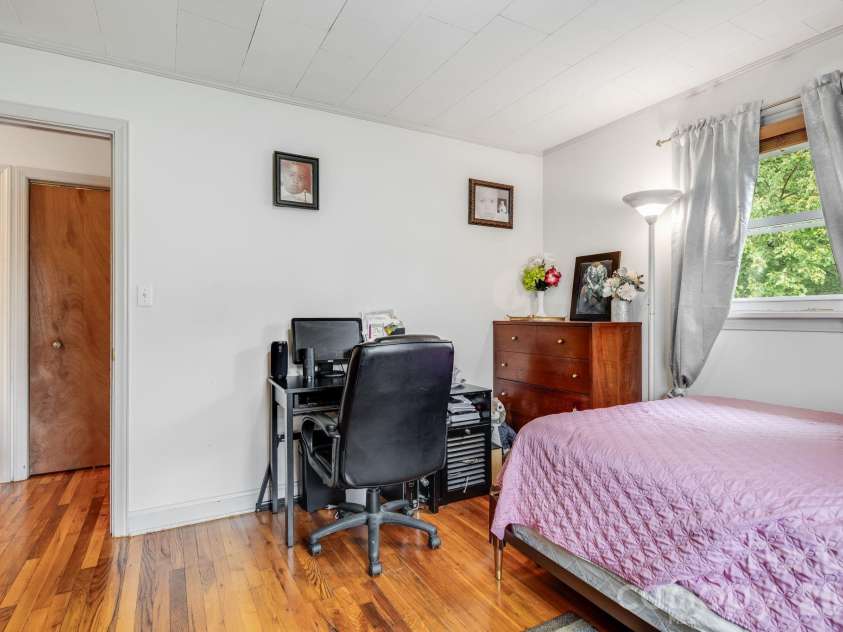 4 Brad Street, Asheville, NC 28803.  MLS# CAR4404009, YatesRealty ID 37835. 