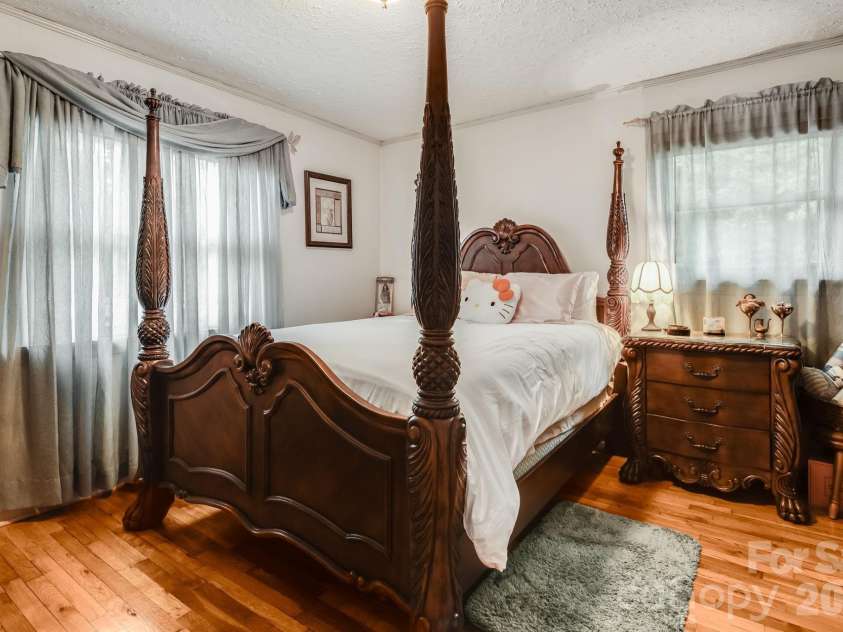 4 Brad Street, Asheville, NC 28803.  MLS# CAR4404009, YatesRealty ID 37835. 