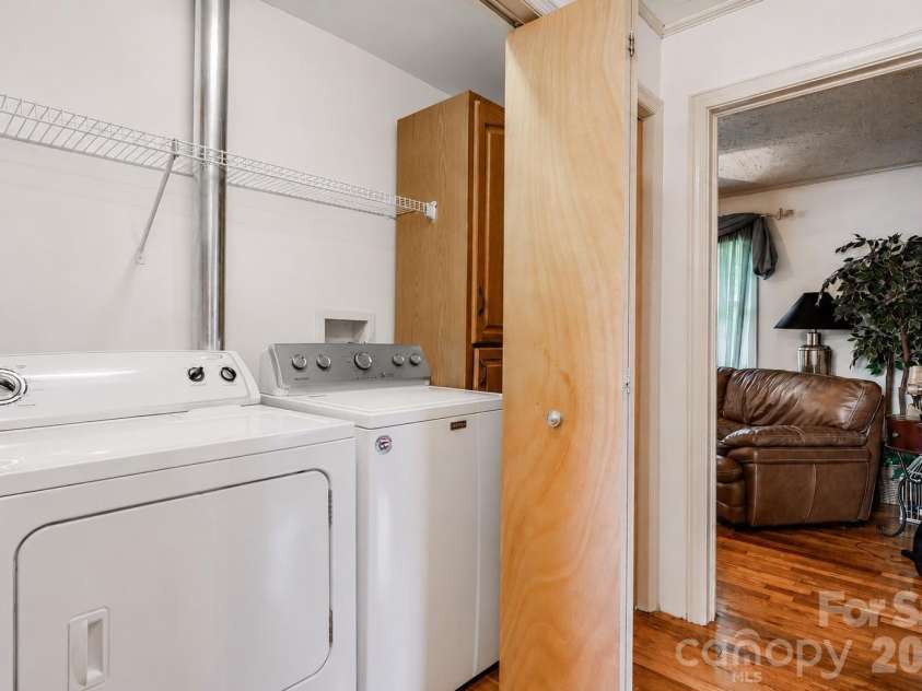 4 Brad Street, Asheville, NC 28803.  MLS# CAR4404009, YatesRealty ID 37835. 