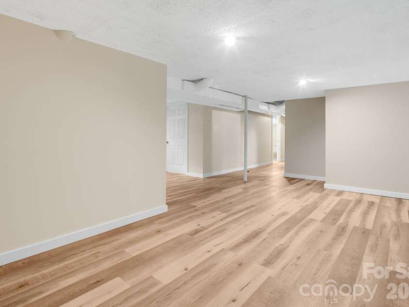 4 Brad Street, Asheville, NC 28803.  MLS# CAR4404009, YatesRealty ID 37835. 