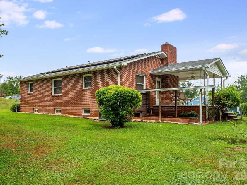 4 Brad Street, Asheville, NC 28803.  MLS# CAR4404009, YatesRealty ID 37835. 
