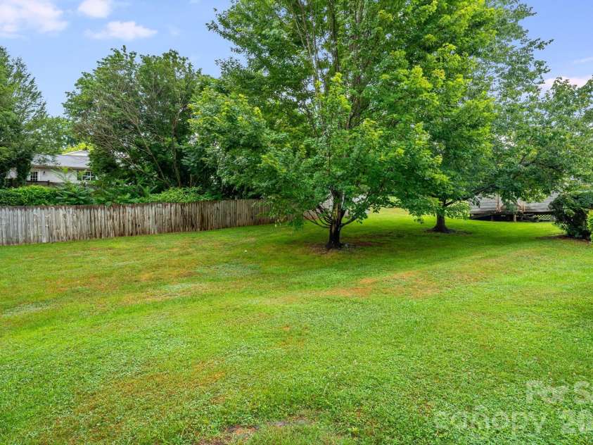 4 Brad Street, Asheville, NC 28803.  MLS# CAR4404009, YatesRealty ID 37835. 