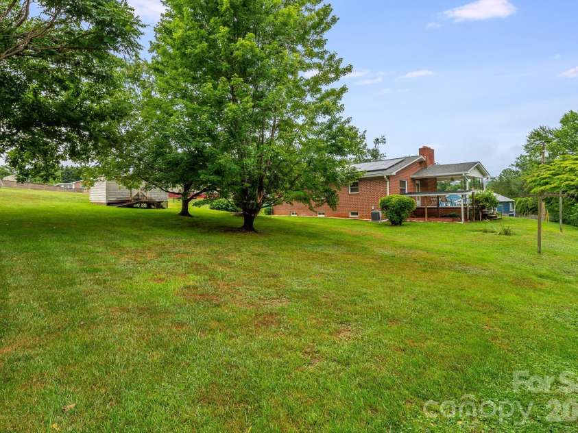 4 Brad Street, Asheville, NC 28803.  MLS# CAR4404009, YatesRealty ID 37835. 