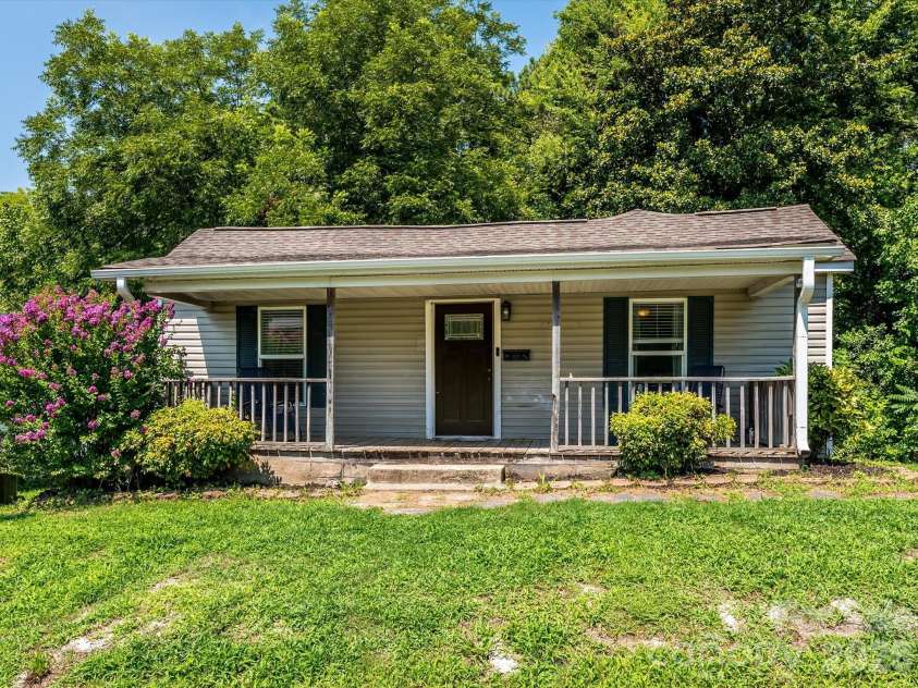 44 Fenix Drive, Concord, NC 28025.  MLS# CAR4405389, YatesRealty ID 37836. 