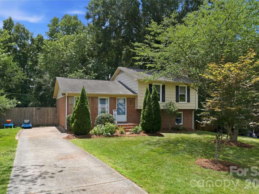 6337 Welford Road, Charlotte, NC 28211.  MLS# CAR4404459, YatesRealty ID 37839. 