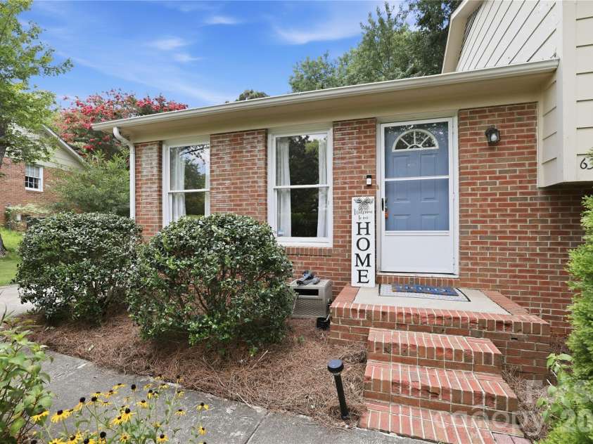 6337 Welford Road, Charlotte, NC 28211.  MLS# CAR4404459, YatesRealty ID 37839. 