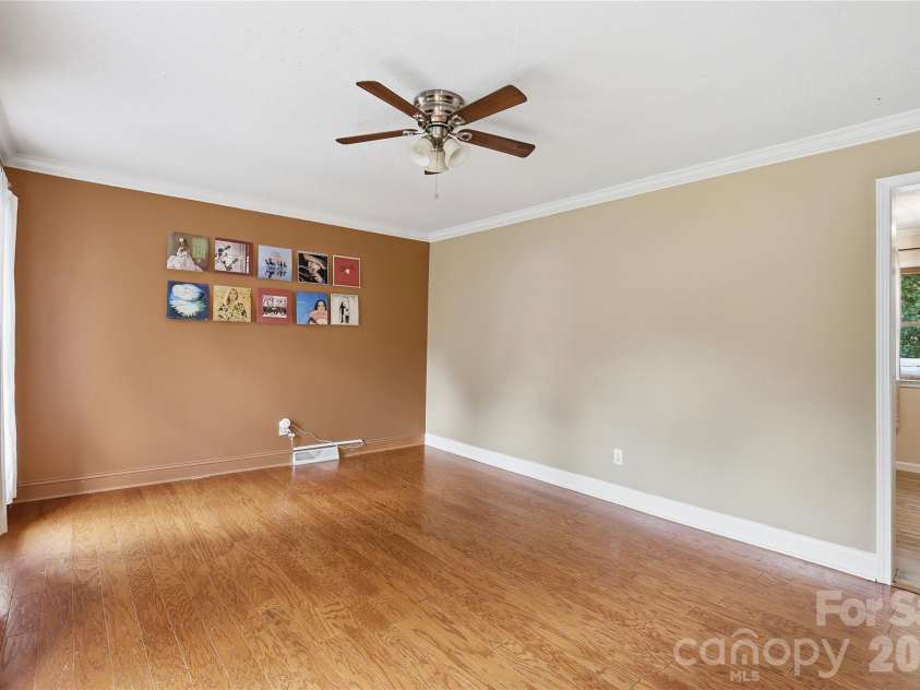 6337 Welford Road, Charlotte, NC 28211.  MLS# CAR4404459, YatesRealty ID 37839. 